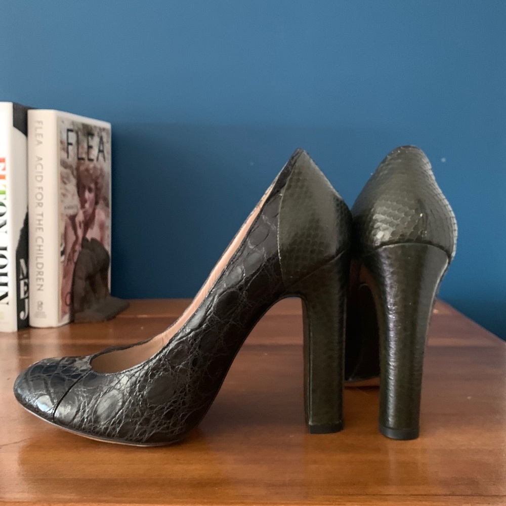 ✨NEW✨Chloé embossed croc with snake skin pump